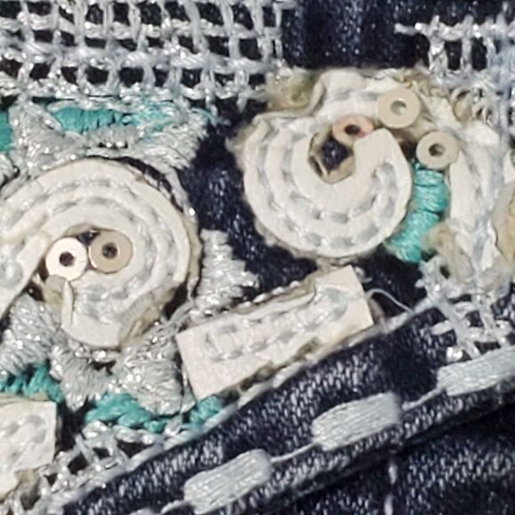 Squeeze Girls Sz 10 Denim Blue Jean Shorts Embellished Embroidered Whiskered - Picture 7 of 9